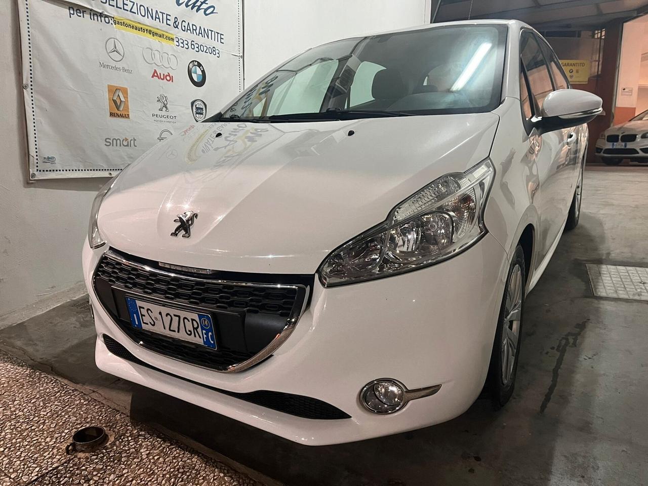 Peugeot 208 1.4 HDi 68 CV 5 porte Allure