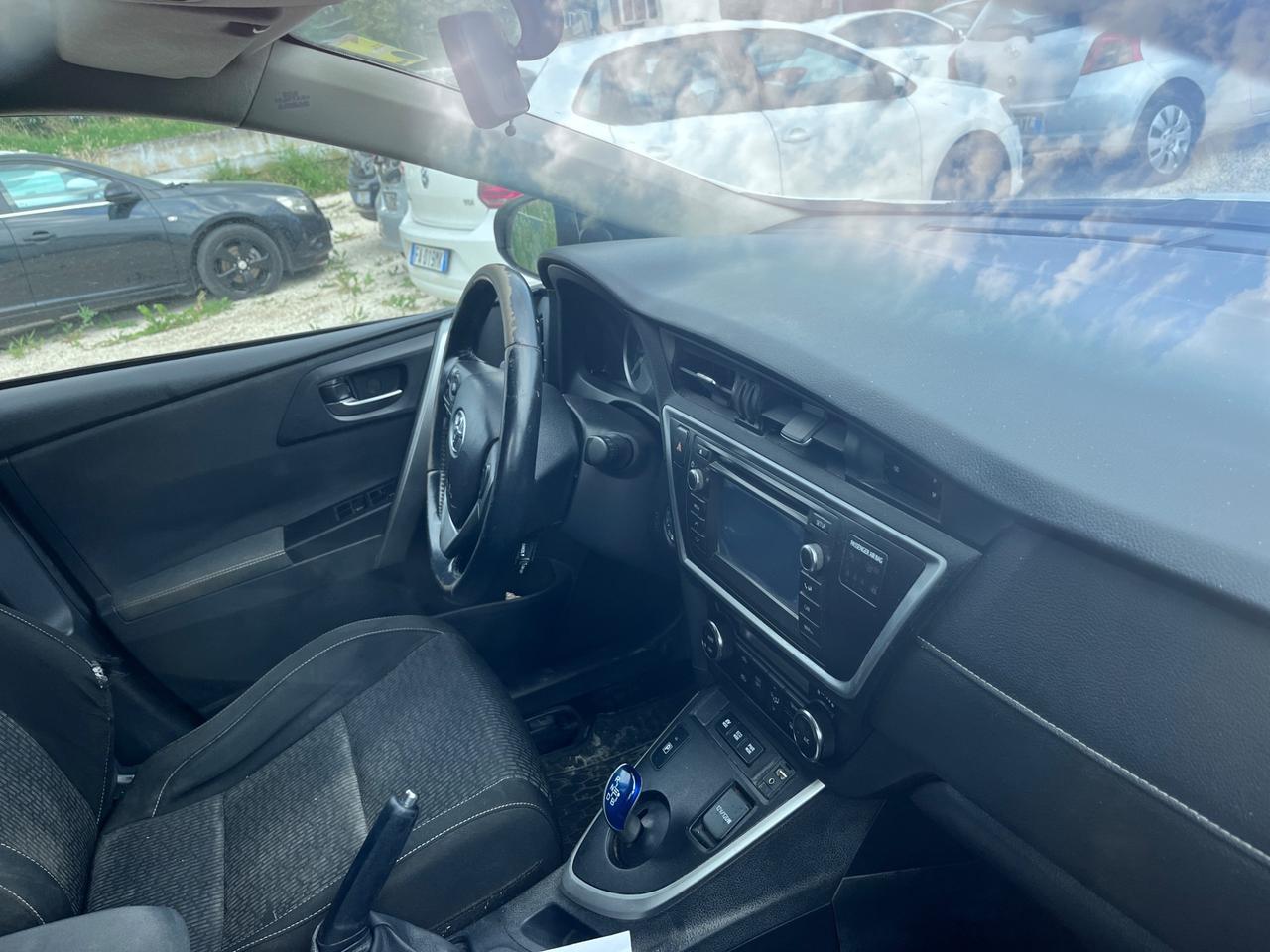 Toyota Auris 1.8 Hybrid Lounge