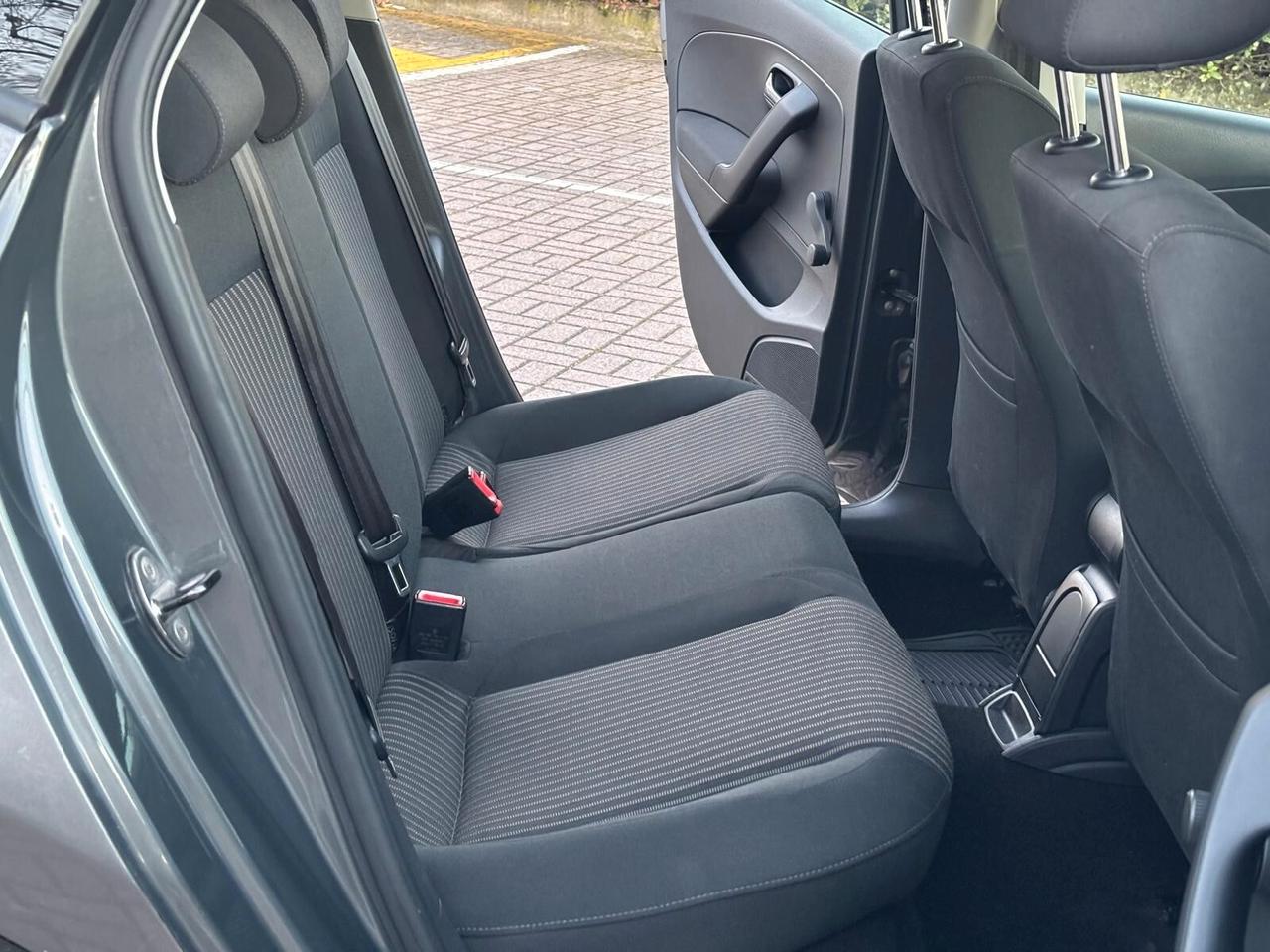 Volkswagen Polo 1.2 TDI DPF 5 p. Comfortline..CELL 320 147 1147 WUATSAPP