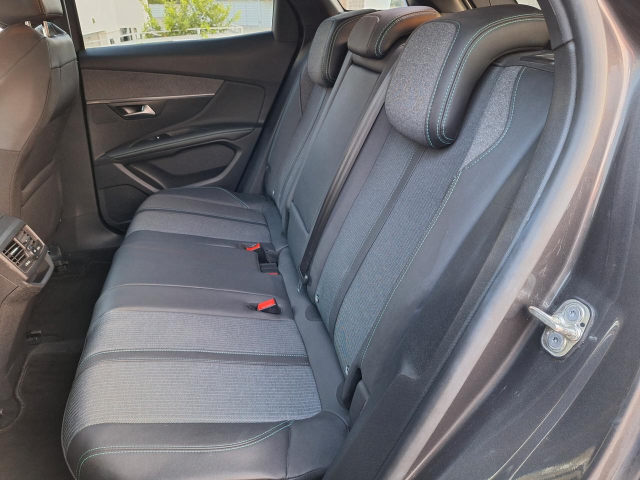 Peugeot 3008 ALLURE PACK 1.5 BlueHDi 130cv EAT8 - 2024