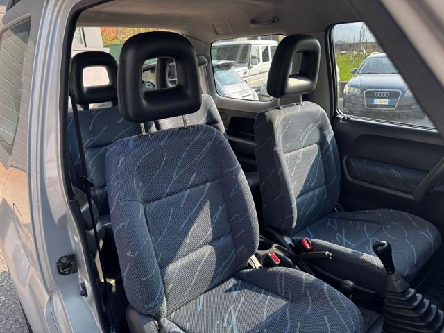 SUZUKI Jimny 1.3i 16V cat 4WD JLX