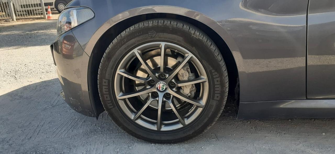 Alfa Romeo Giulia 2016 - 2.2 Td 180cv AT8 Super Lb automobili