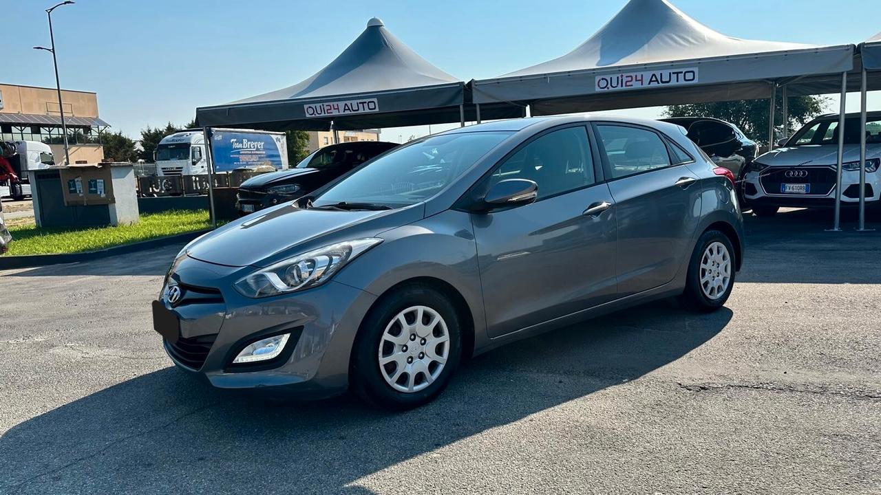 Hyundai i30 1.6 110 CV