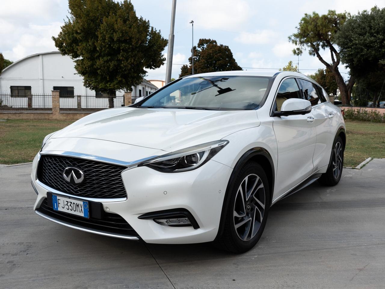 Infiniti Q30 1.5 diesel DCT Business Executive
