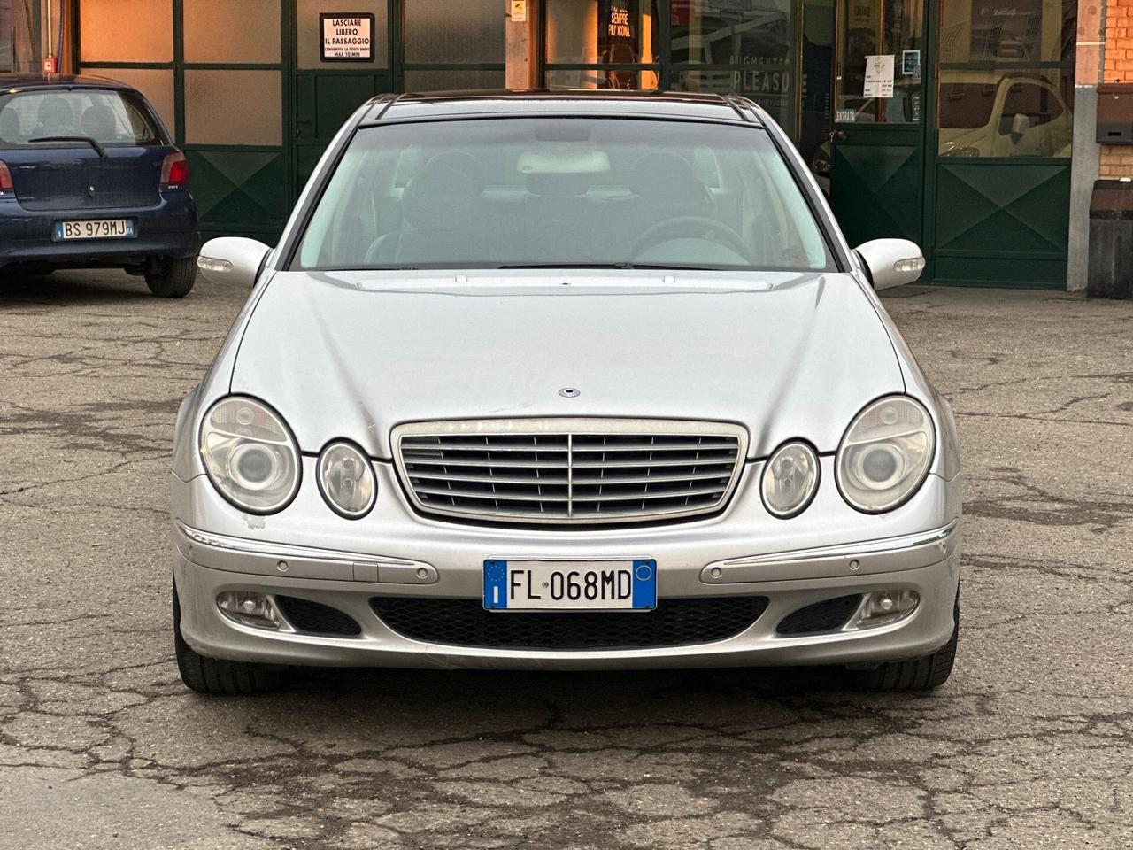 Mercedes-benz E 220 CDI cat Elegance 2004