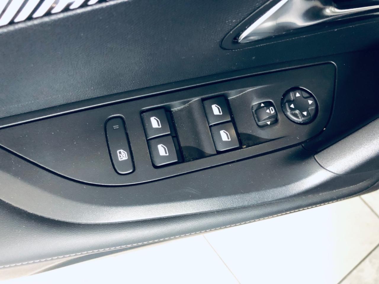 Peugeot 2008 1.2 benz 100 S&S Allure