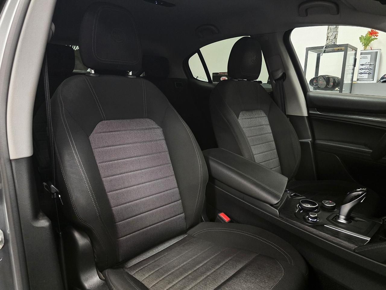 Alfa Romeo Stelvio 2.2T EXECUTIVE Q4 190CV 4X4_KEYLESS_SERVICE BOOK