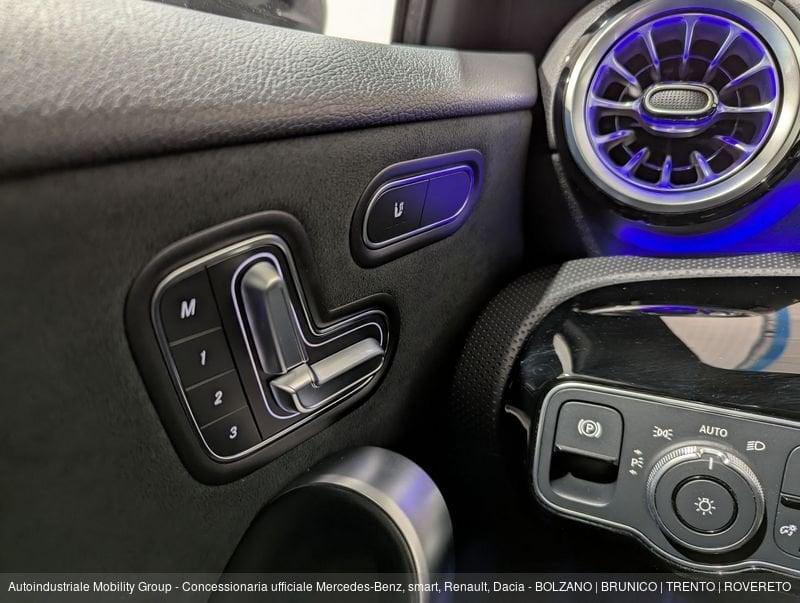 Mercedes-Benz Classe A 180 D PREMIUM AMG LINE AUTOMATIC ''NEOPATENTATI''