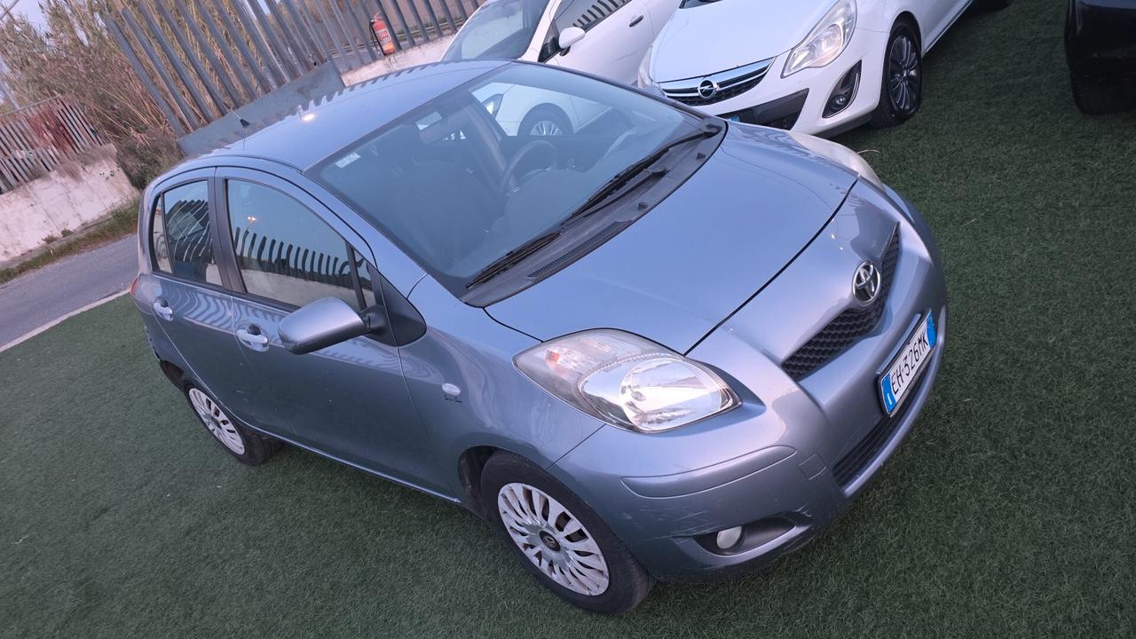 Toyota Yaris 1.0 benzina euro 5, neopatentati 2011