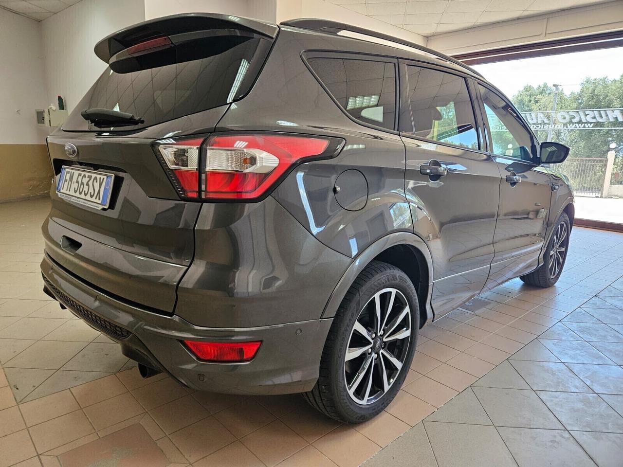 Ford Kuga 1.5 TDCI 120 CV S&S 2WD ST-Line