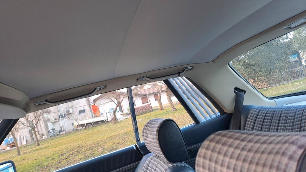 Mercedes-benz SL 380 SLC 380 Very rare LHD european car