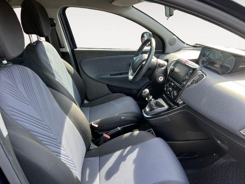 Lancia Ypsilon 3ª serie 1.0 FireFly 5 porte S&S Hybrid Ecochic Gold