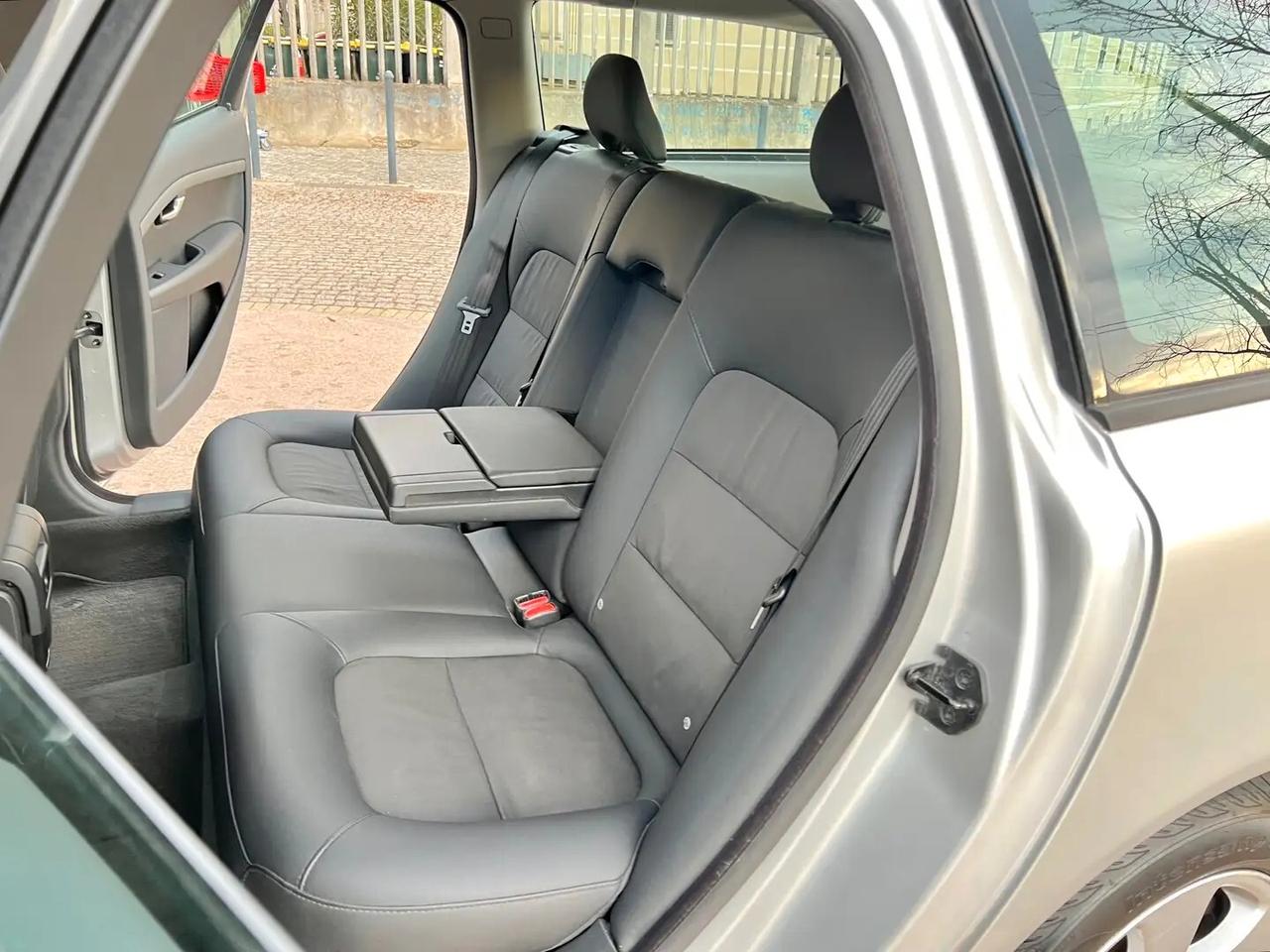 Volvo V70 2.0 D 136cv 6M Kinetic