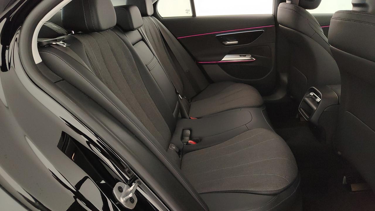 Mercedes-Benz E 220 d Advanced auto