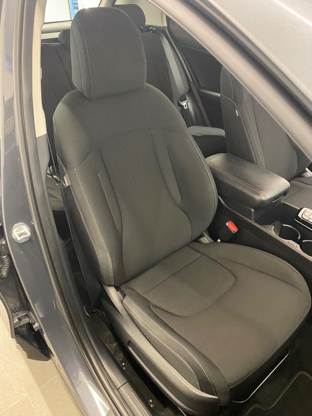 Kia Sportage 1.6 CRDi MHEV DCT Business