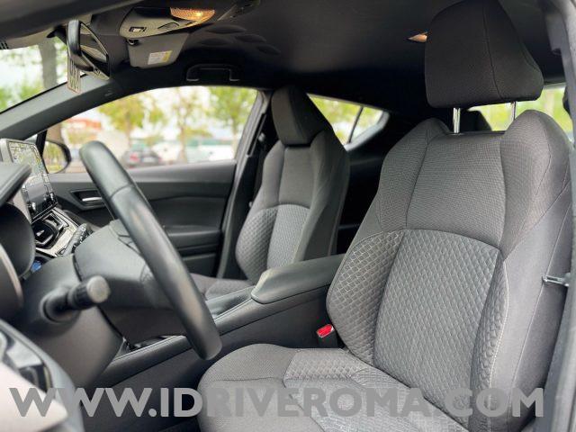 TOYOTA C-HR 1.8 Hybrid E-CVT Business