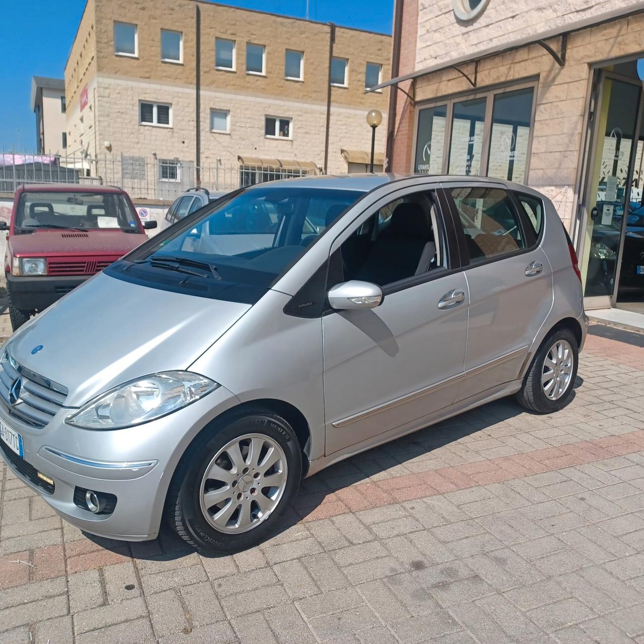 AUTOMATICA NEOPATENTATI CLASSE A 2.0TDI CON GANCIO DI TRAINO