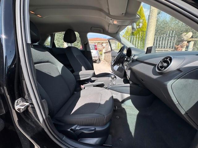 Audi A1 1.6 TDI 90cv sportback Attraction