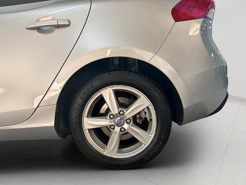 VOLVO V40 (2012-2020) V40 D2 1.6 Nova Edition