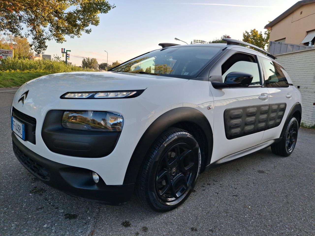 Citroen C4 Cactus PureTech 82 Shine-PERFETTA-