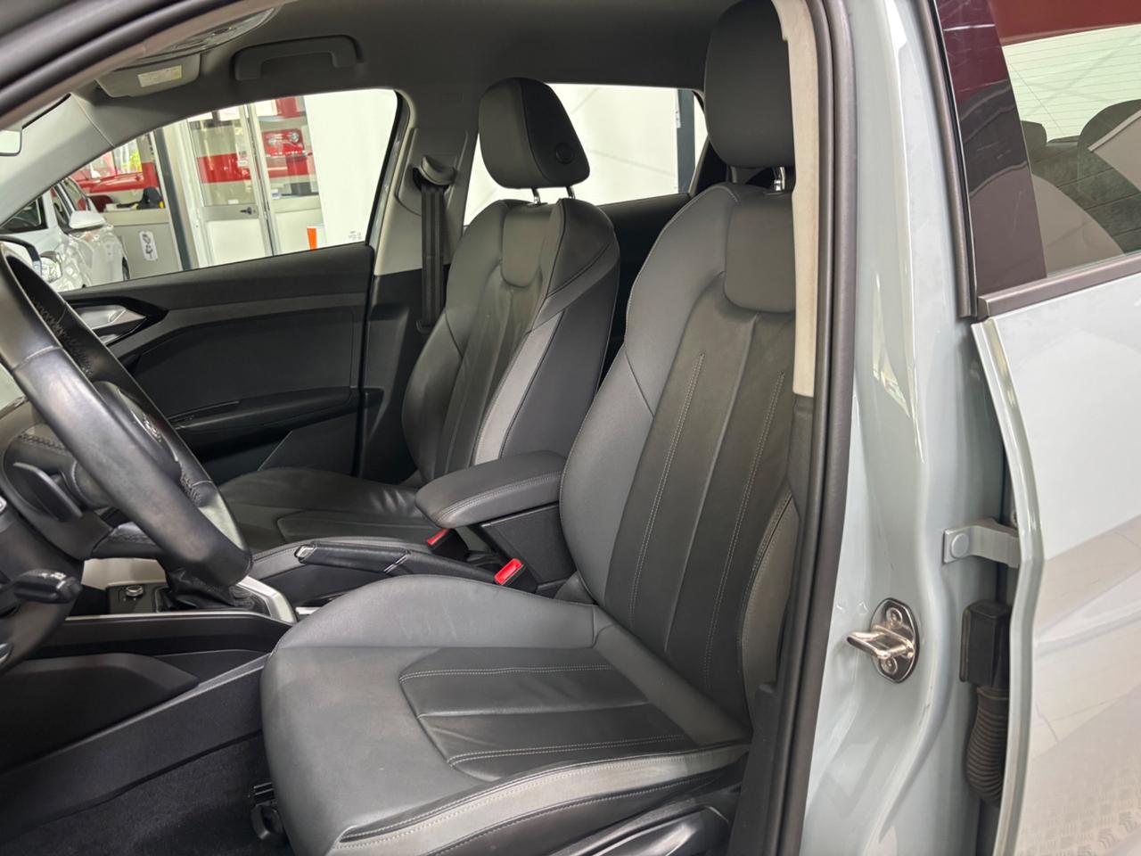 Audi A1 citycarver 35 TFSI S tronic Identity Contrast