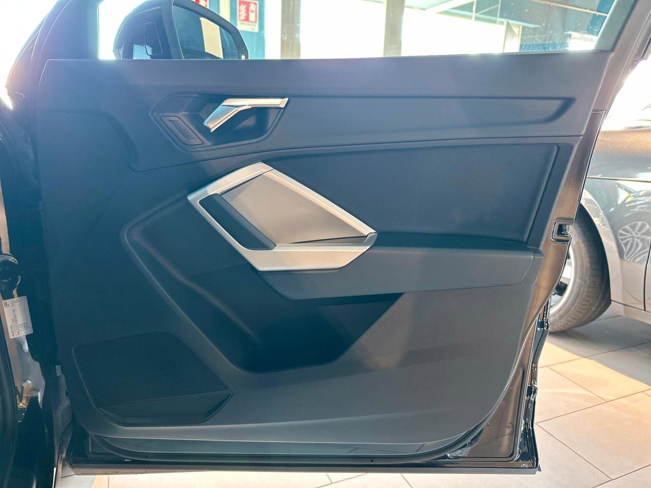 Audi Q3 35 TDI S tronic Business