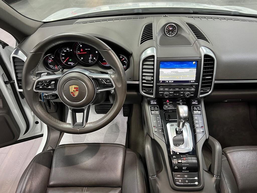 Porsche Cayenne 3.0 tiptronic