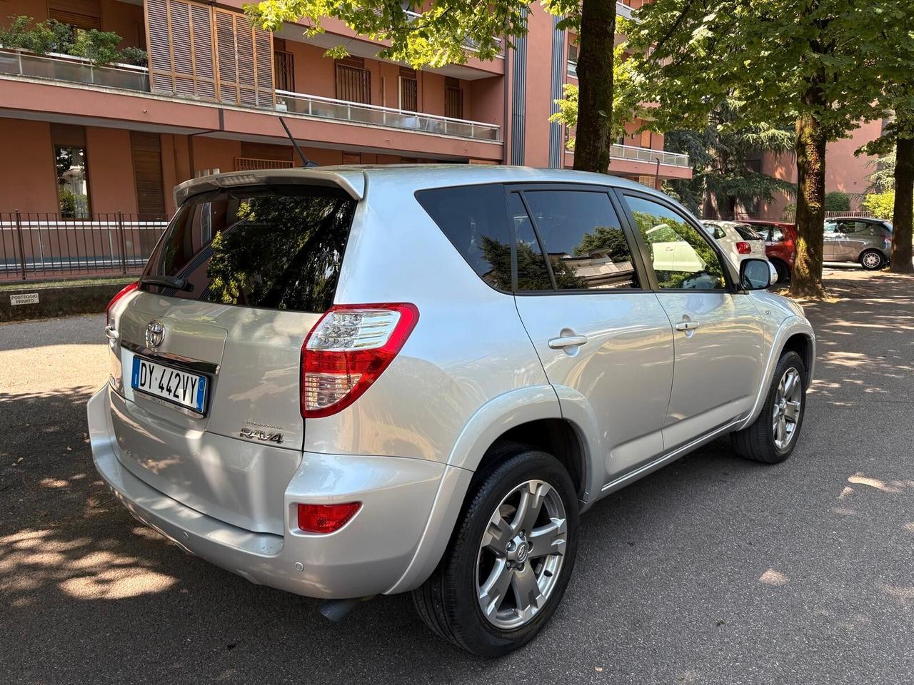 Toyota RAV 4 RAV4 Crossover 2.2 D-Cat A/T 150 CV Luxury