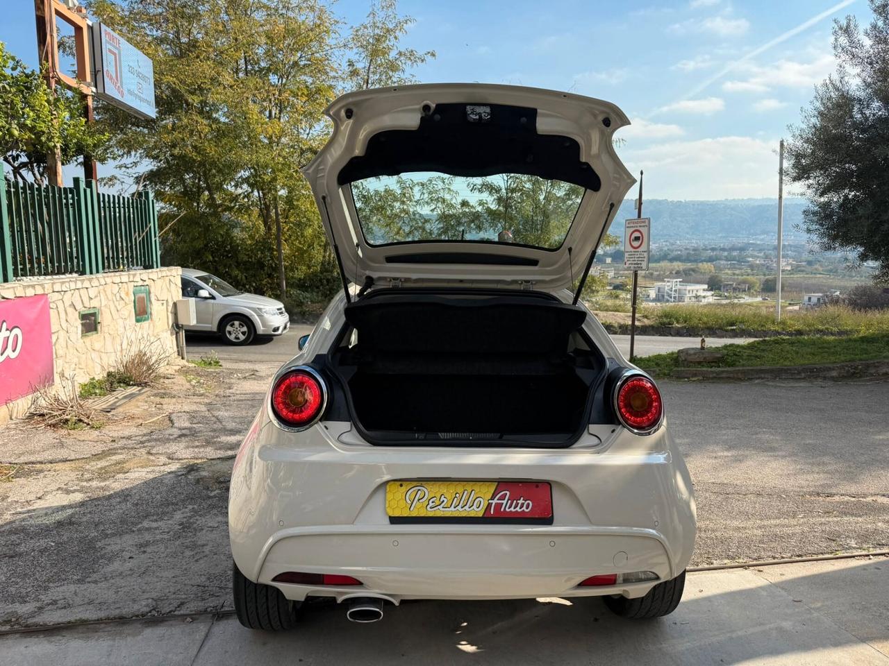 Alfa Romeo MiTo 1.6 JTDm-2 S&S Distinctive Sport Pack