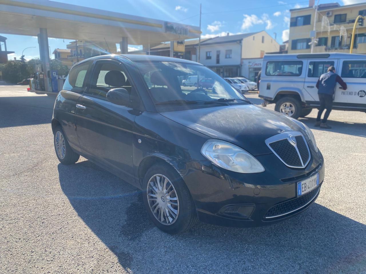 Lancia Ypsilon 1.3 MJT 75 CV Diva