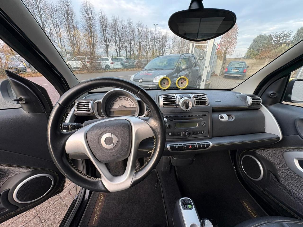 Smart ForTwo 1000 52 kW coupé limited greystyle