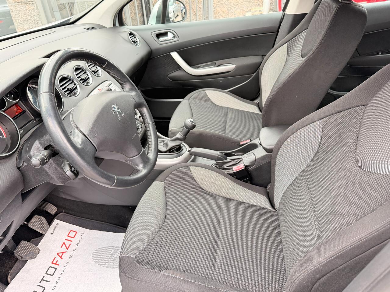 Peugeot 308 1.6 8V e-HDi 112CV Stop&Start 5p. Allure