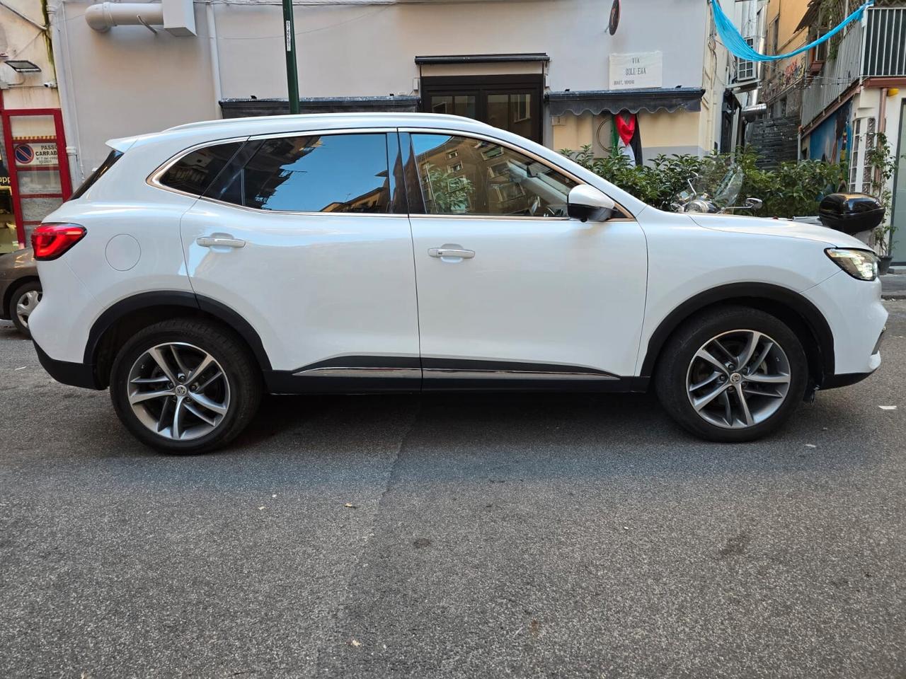 Mg EHS Plug-in Hybrid Luxury