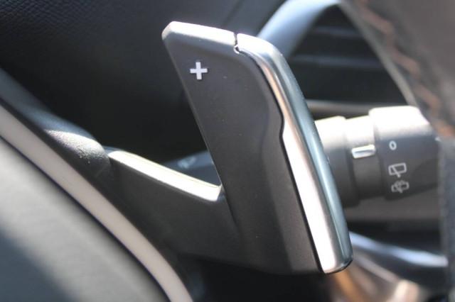 Peugeot 3008 II 1.5 bluehdi GT s&s 130cv AUTO con Navi e CarPlay