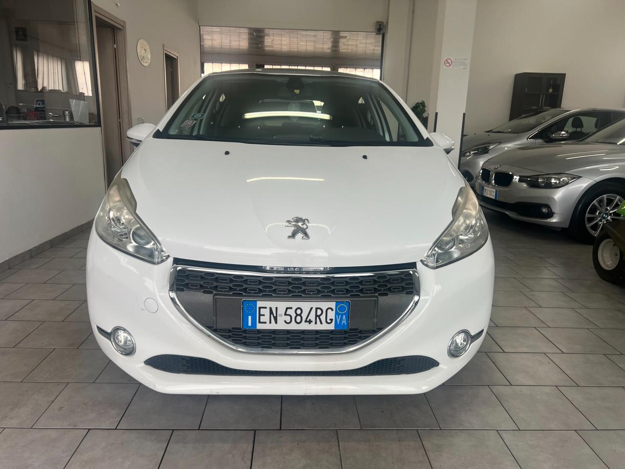 Peugeot 208 1.2 VTi 82 CV 5 porte Active 100000 KM