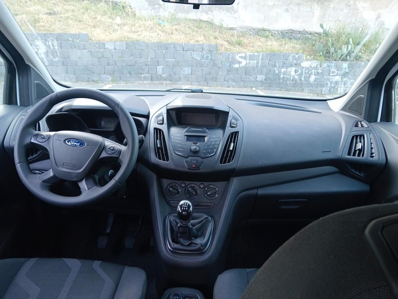 Ford Tourneo Connect Pianale ribassato con rampa disabili in carrozzina