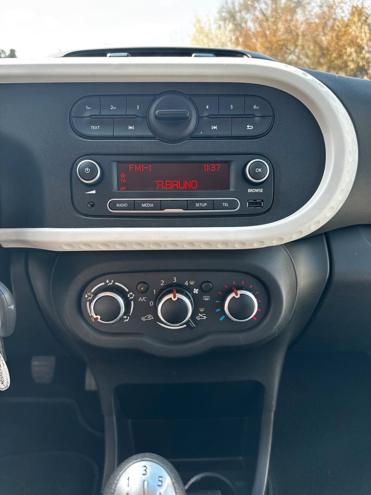 Renault Twingo 1.0 52kW Benz 5p *59.000 km*