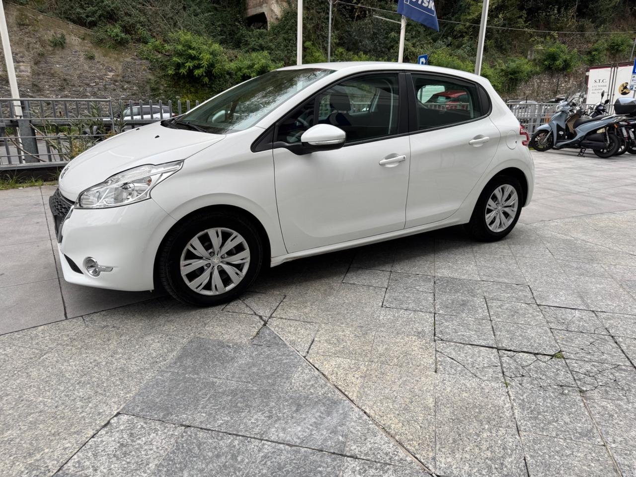 PEUGEOUT 208 1.6 HDI 92 CV NEOPATENTATI