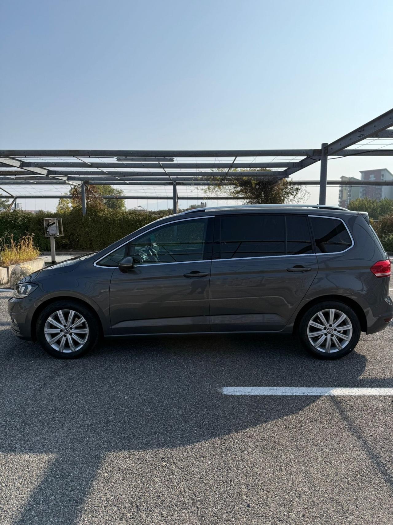 Volkswagen Touran 2.0 TDI 150 CV SCR DSG Executive BlueMotion Tech.