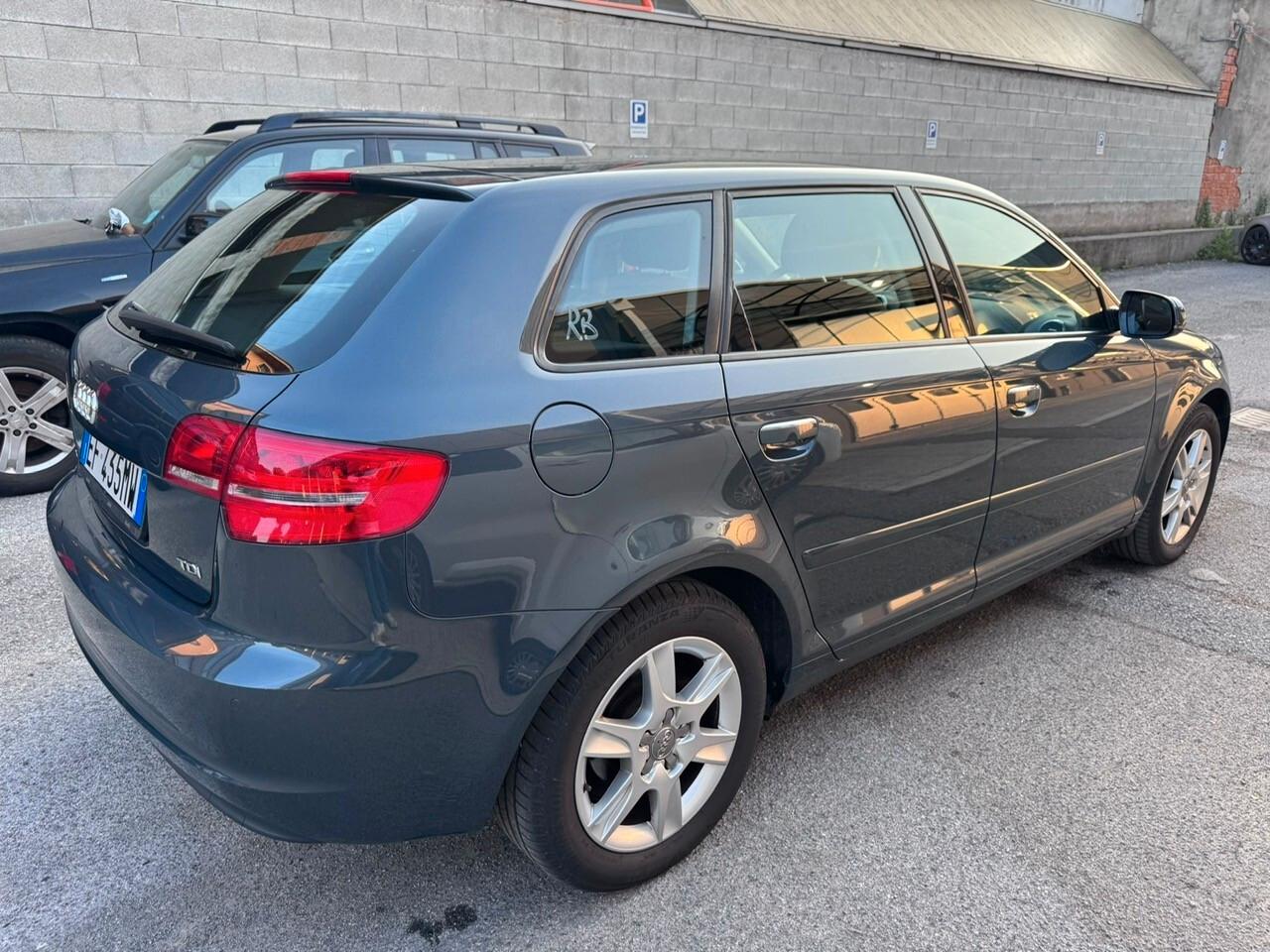 Audi A3 SPB 1.6 TDI 105 CV CR Ambition