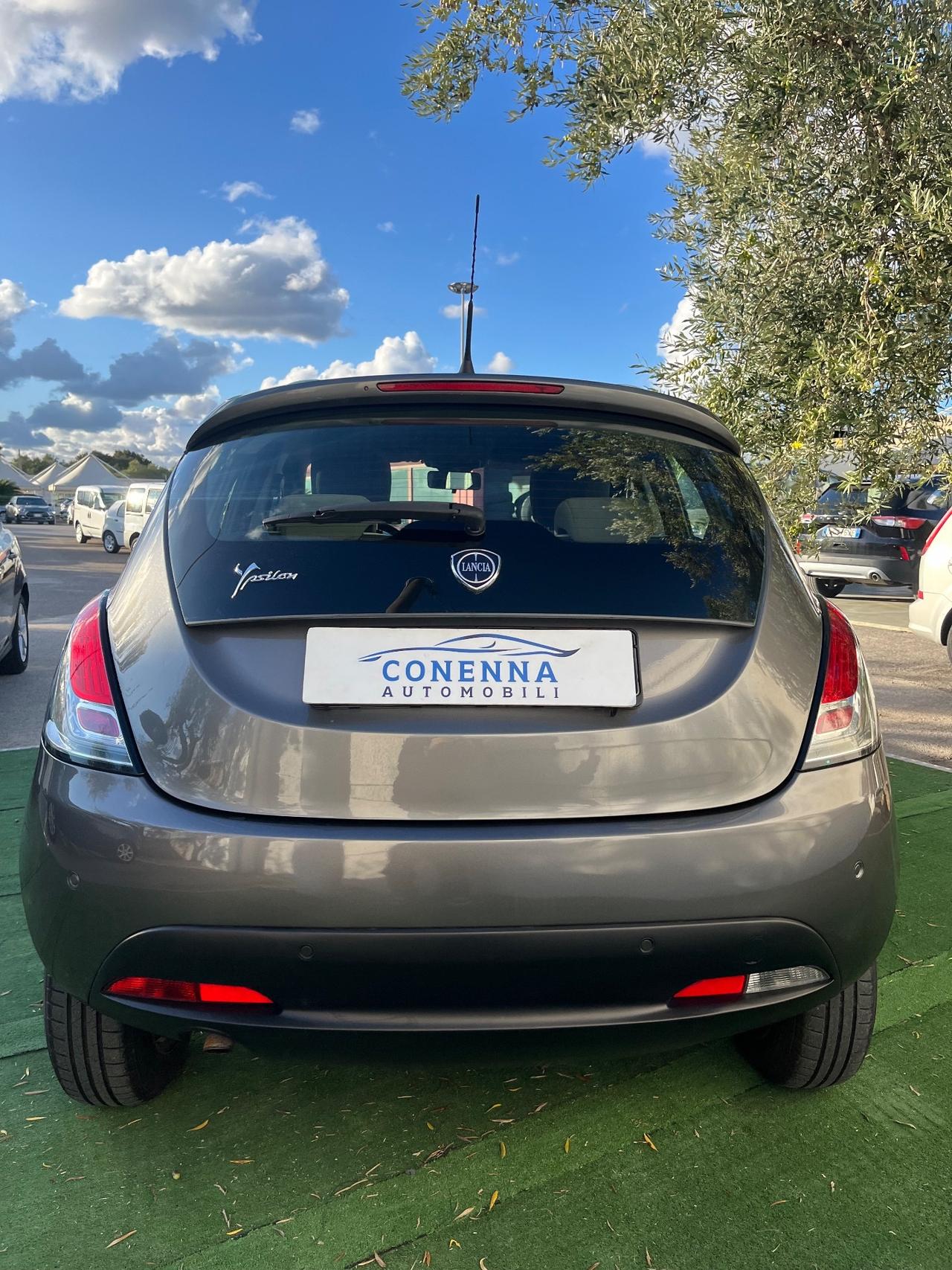 Lancia Ypsilon 0.9 TwinAir Metano Ecochic Silver