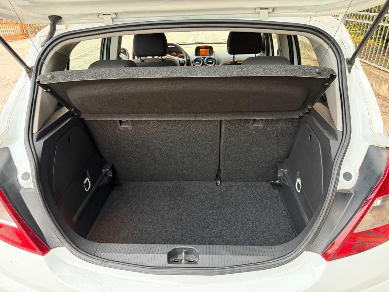 Opel Corsa 1.2 85CV 5 porte GPL-TECH Edition