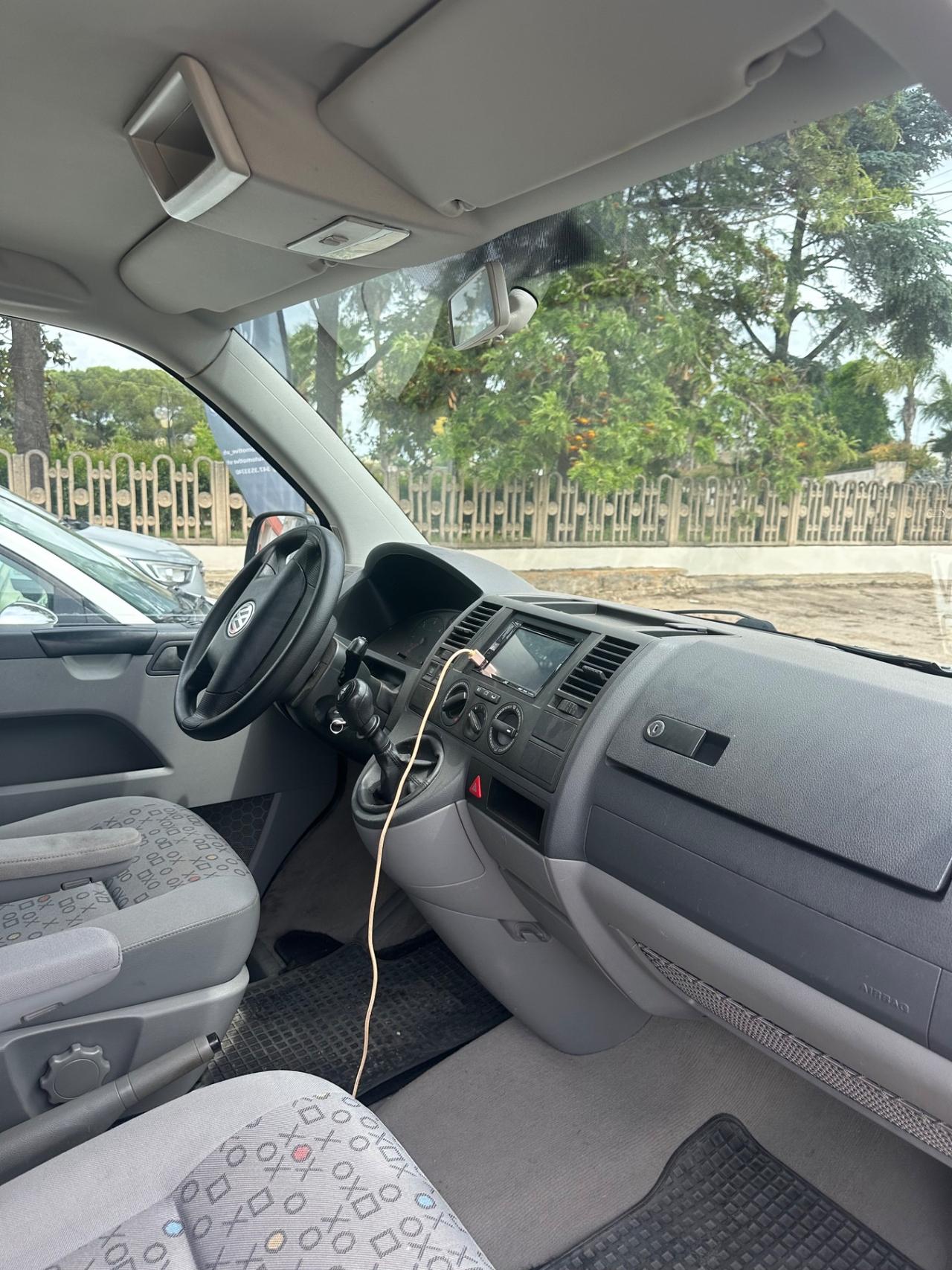 Volkswagen T5 Caravelle 2.5 TDI 8 posti