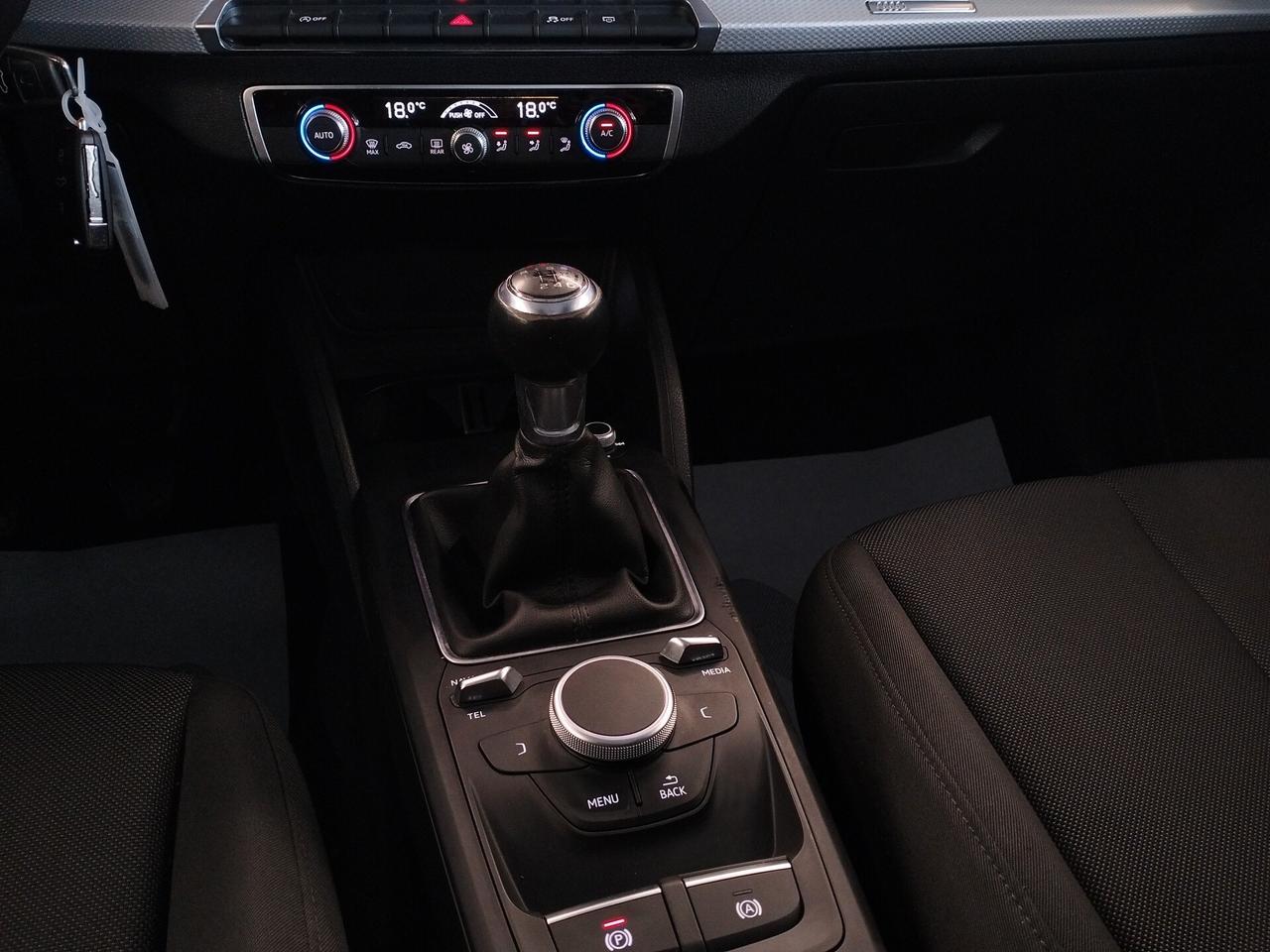 Audi Q2 1.6 TDI Business - NEOPATENTATI