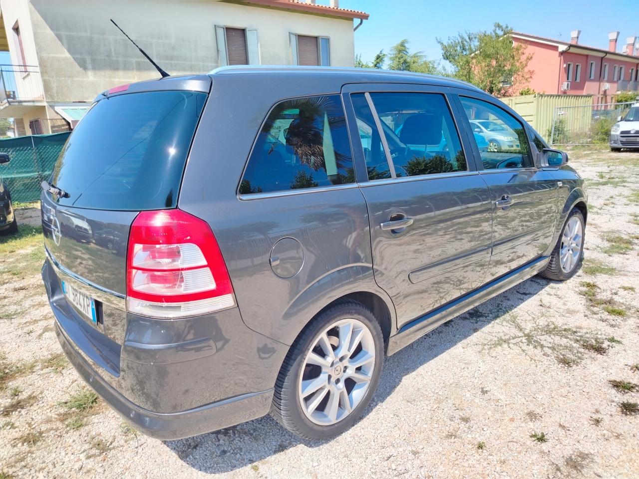 Opel Zafira 1.8 16V VVT Easytronic Cosmo