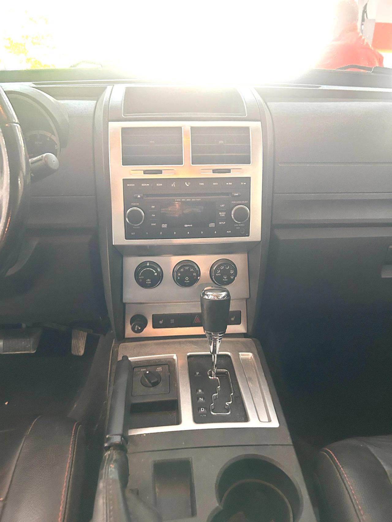 Dodge Nitro 5 Porte Nitro 2.8 L4 crd 16v R/T 4wd auto GANCIO