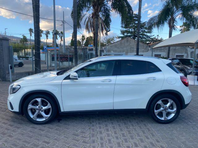 MERCEDES-BENZ GLA 200 d Automatic 4Matic Sport