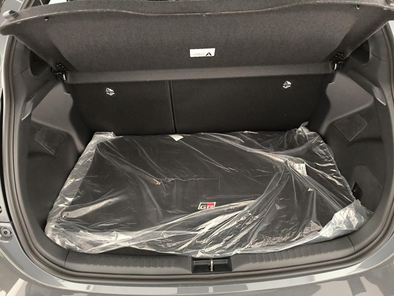 Toyota Yaris 1.5h 130 gr sport