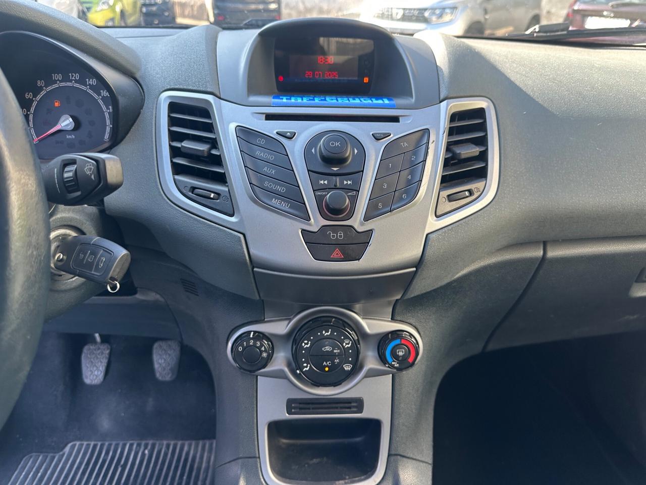 Ford Fiesta 1.2 82CV BENZINA EURO 5 NEOPATENTATI