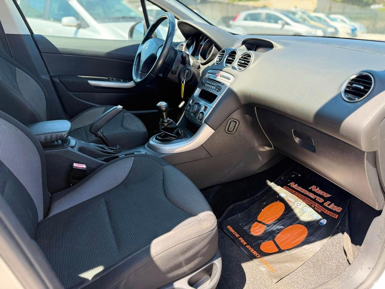 Peugeot 308 1.6 e-HDI 92cv Active 2012